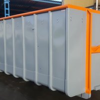 Blauer Abrollcontainer mit 36 m³ Volumen, offen ausgeführt und mit Pendelklappe zur einfachen Entleerung