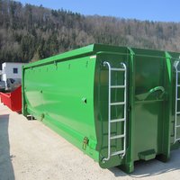 Abrollcontainer mit 32 m³ Volumen aus der Serie EKO2, grün lackiert